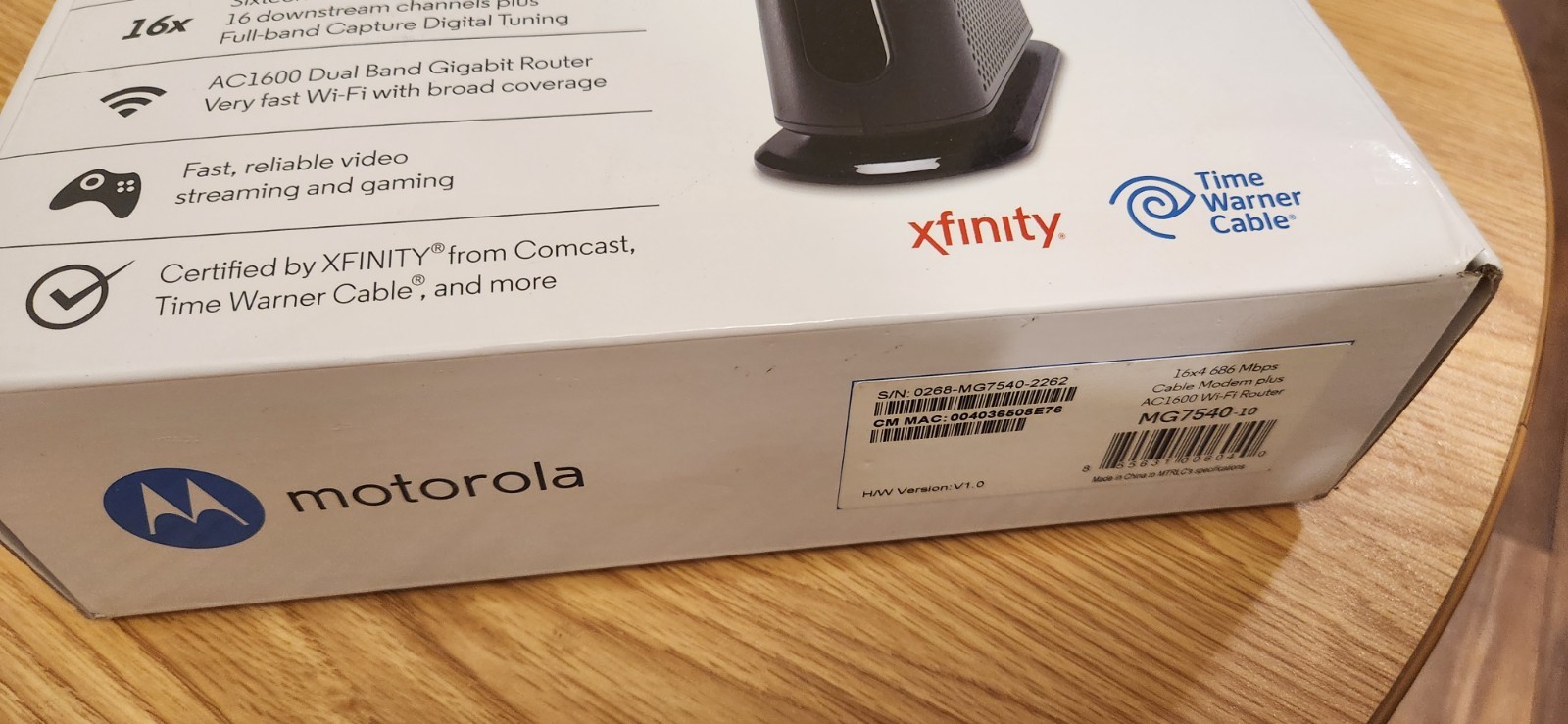 Motorola MG7540-10 16×4 Cable Modem – Black