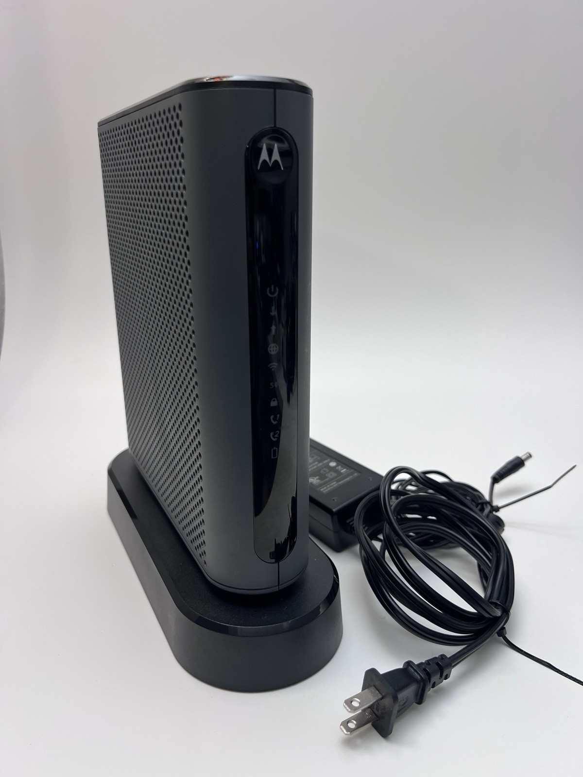 Motorola MT7711 24×8 Cable Modem Plus AC1900 WiFi Router & 2 Phone Line