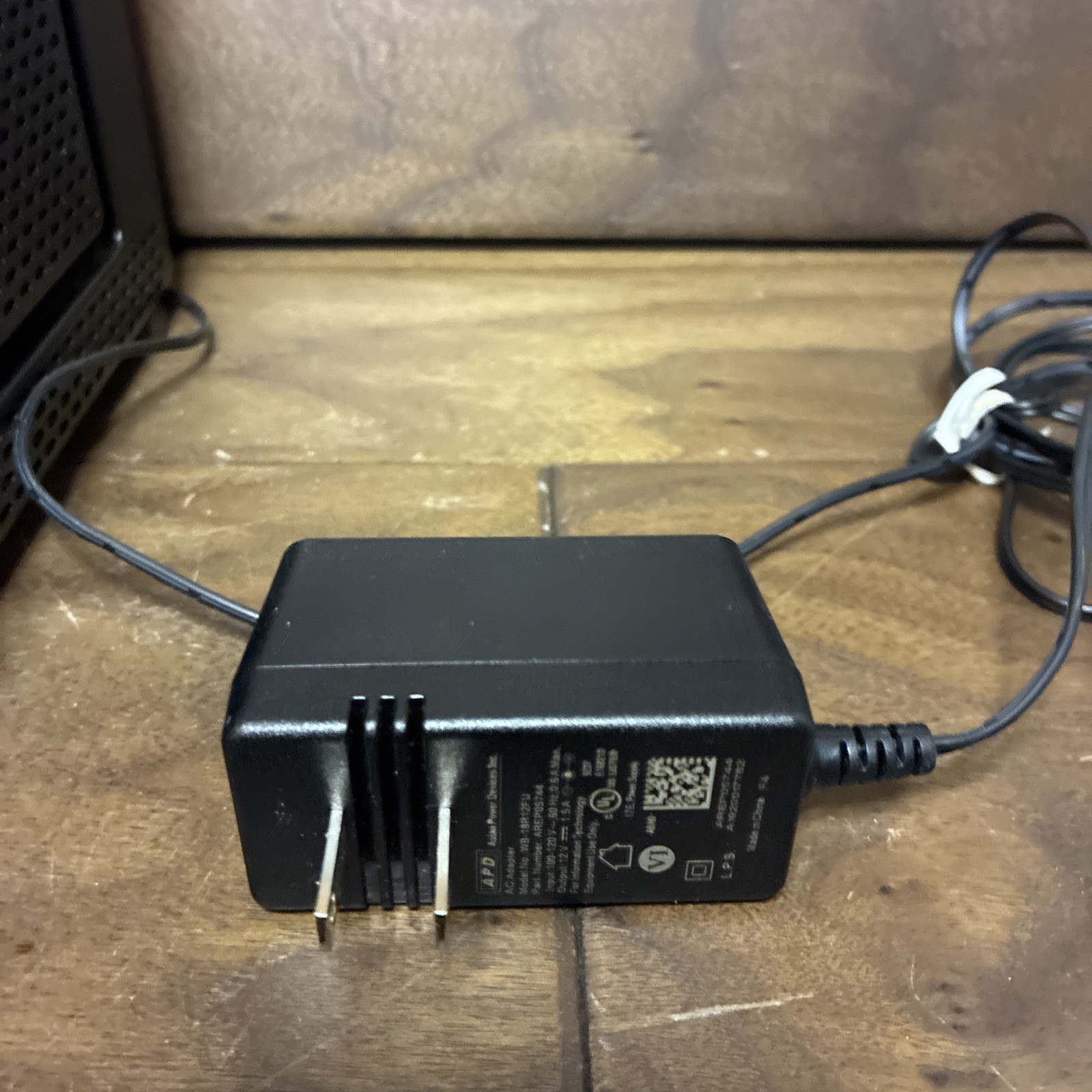 ARRIS SBG10 SURFboard AC1600 Dual-Band Cable Modem Router – Black