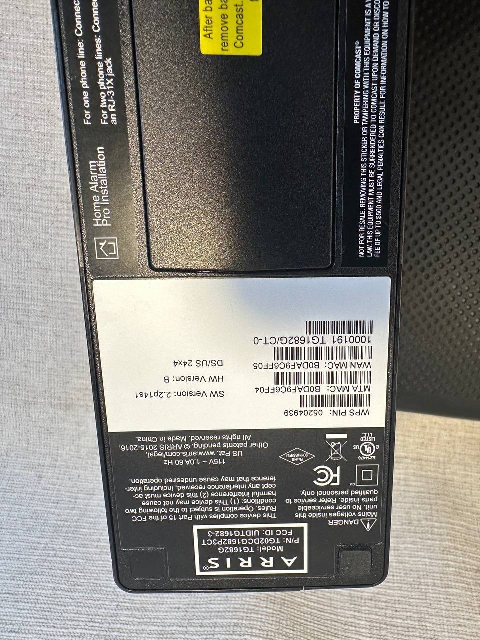 Xfinity Comcast Cable Modem ARRIS TG1682G TV Box XR11 Remotes Lot 015/2 181