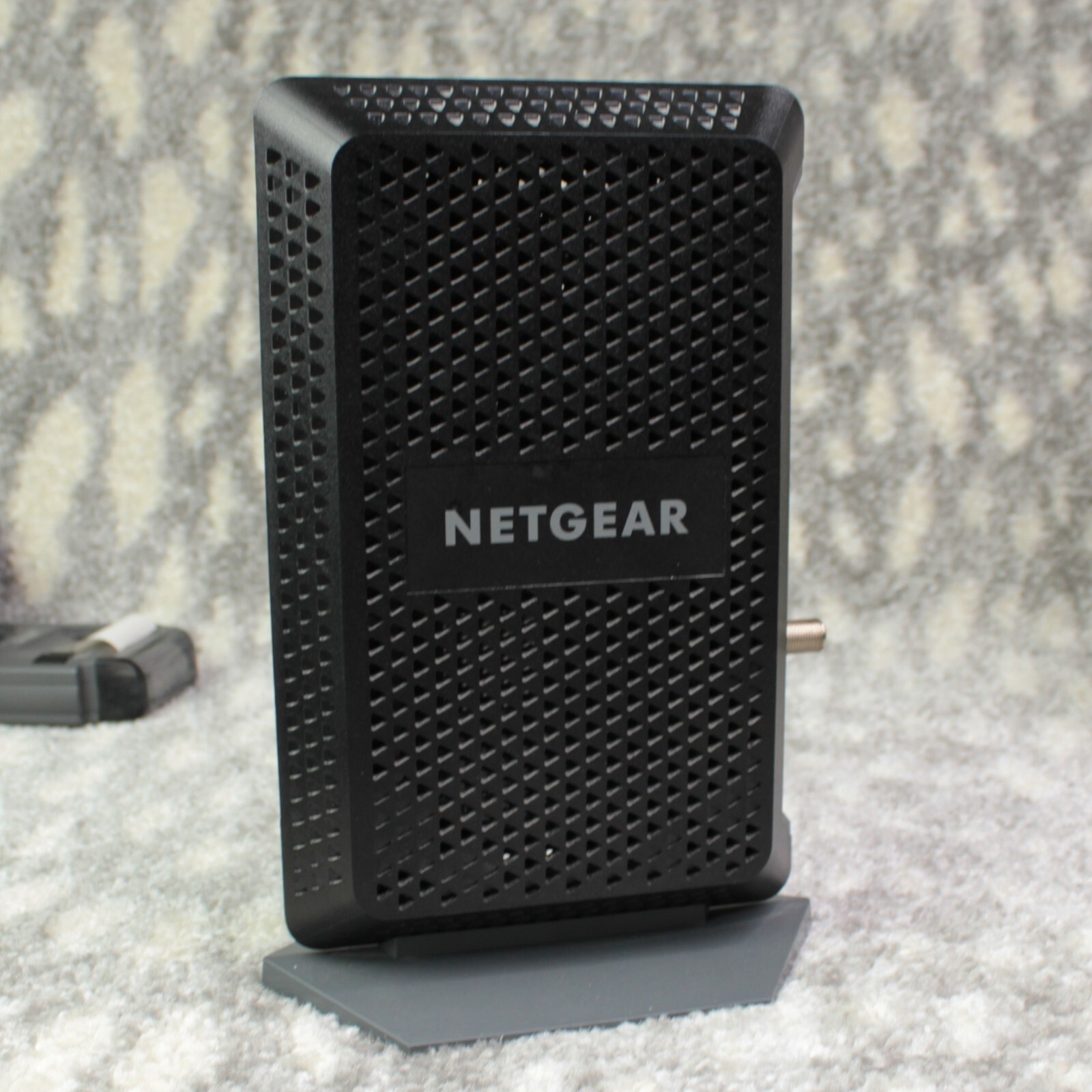 NETGEAR CM600 High Speed 960Mbps 24×8 DOCSIS 3.0 Cable Modem with AC Adapter