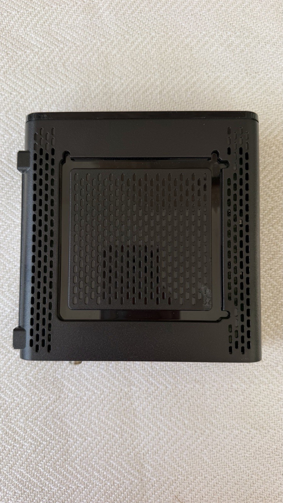 ARRIS SBG10 SURFboard AC1600 Dual-Band Cable Modem Router Black