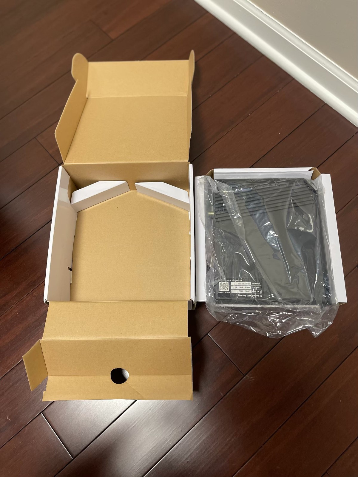 ARRIS SURFboard SBG7600AC2 Cable Modem Router AC2350 WiFi DOCSIS 3.0 OPEN BOX
