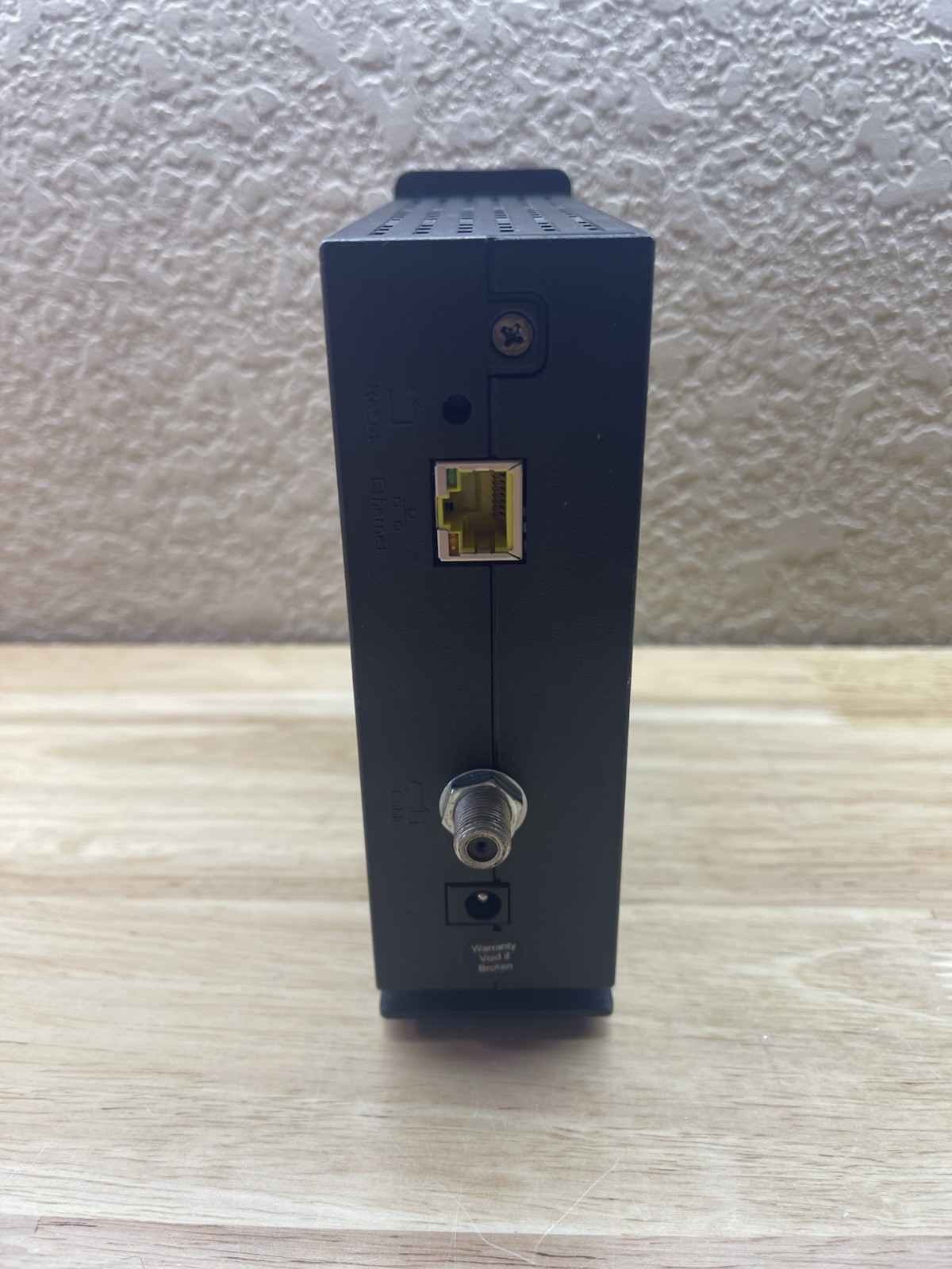 ARRIS CM3200A Gigabit Cable Modem DOCSIS 3.0 TC00DADCM32 w/ Adapter