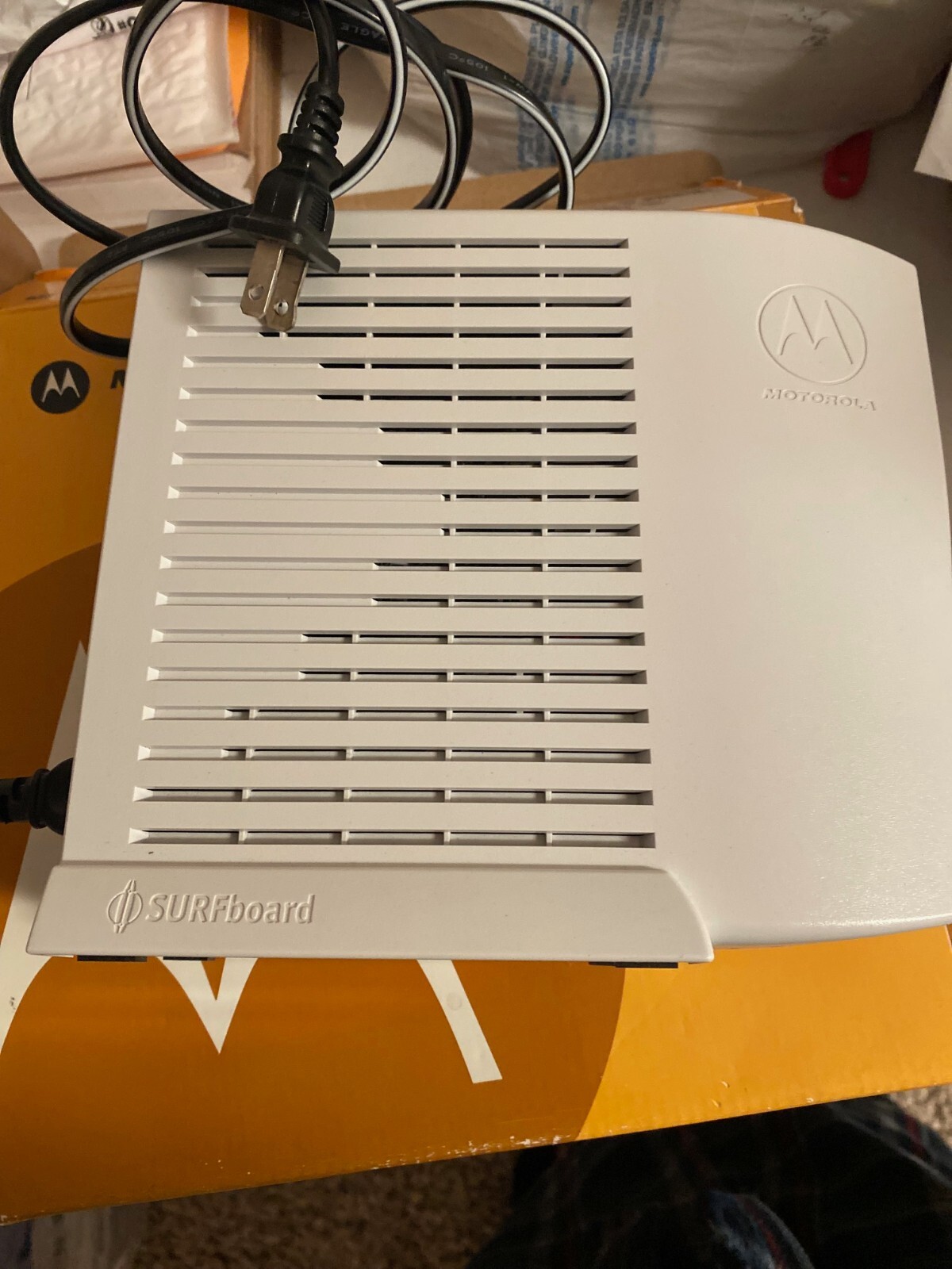 Motorola Model SB5100 SurfBoard Cable Modem