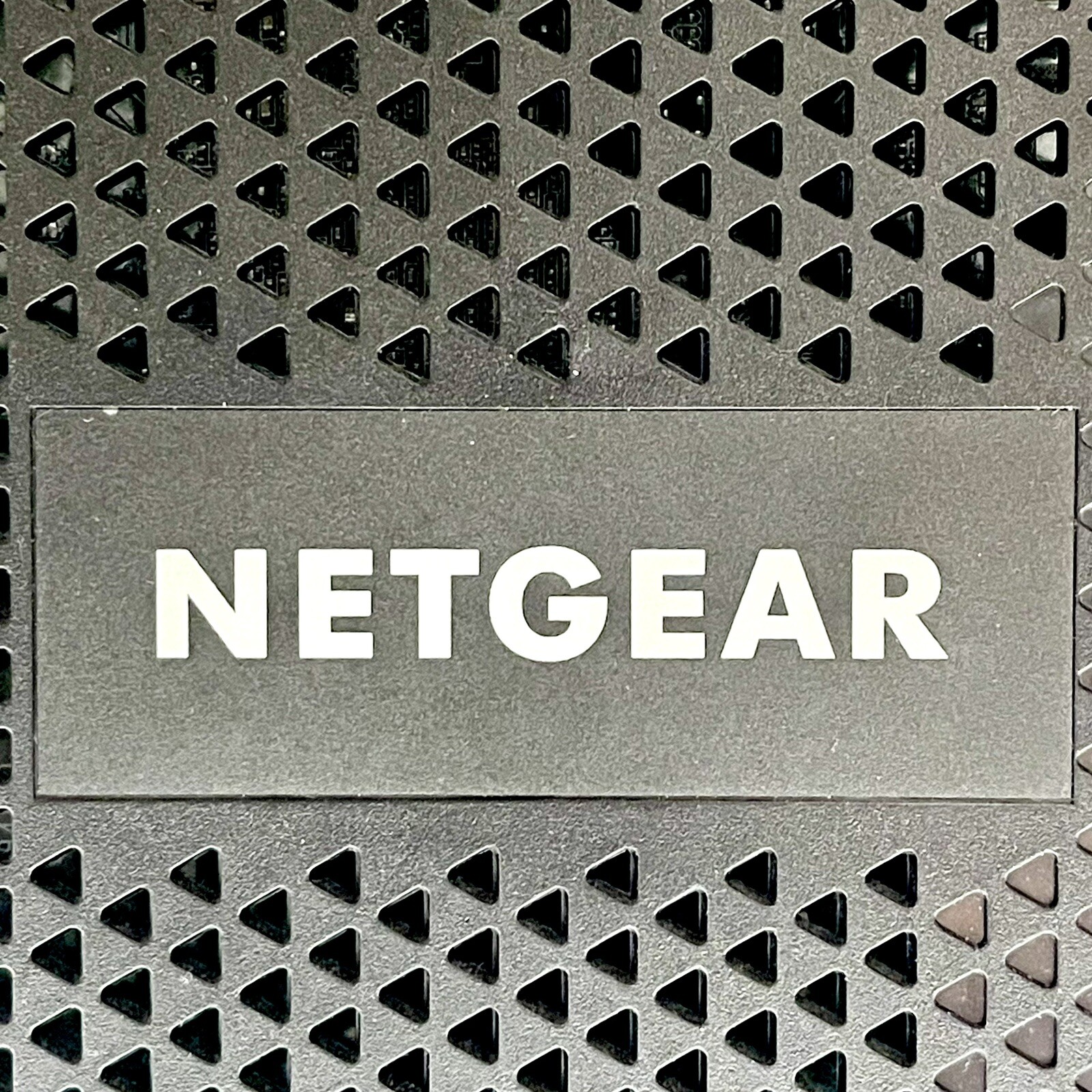 Netgear Nighthawk Cable Modem DOCSIS 3.1 Used High Quality Connect TV