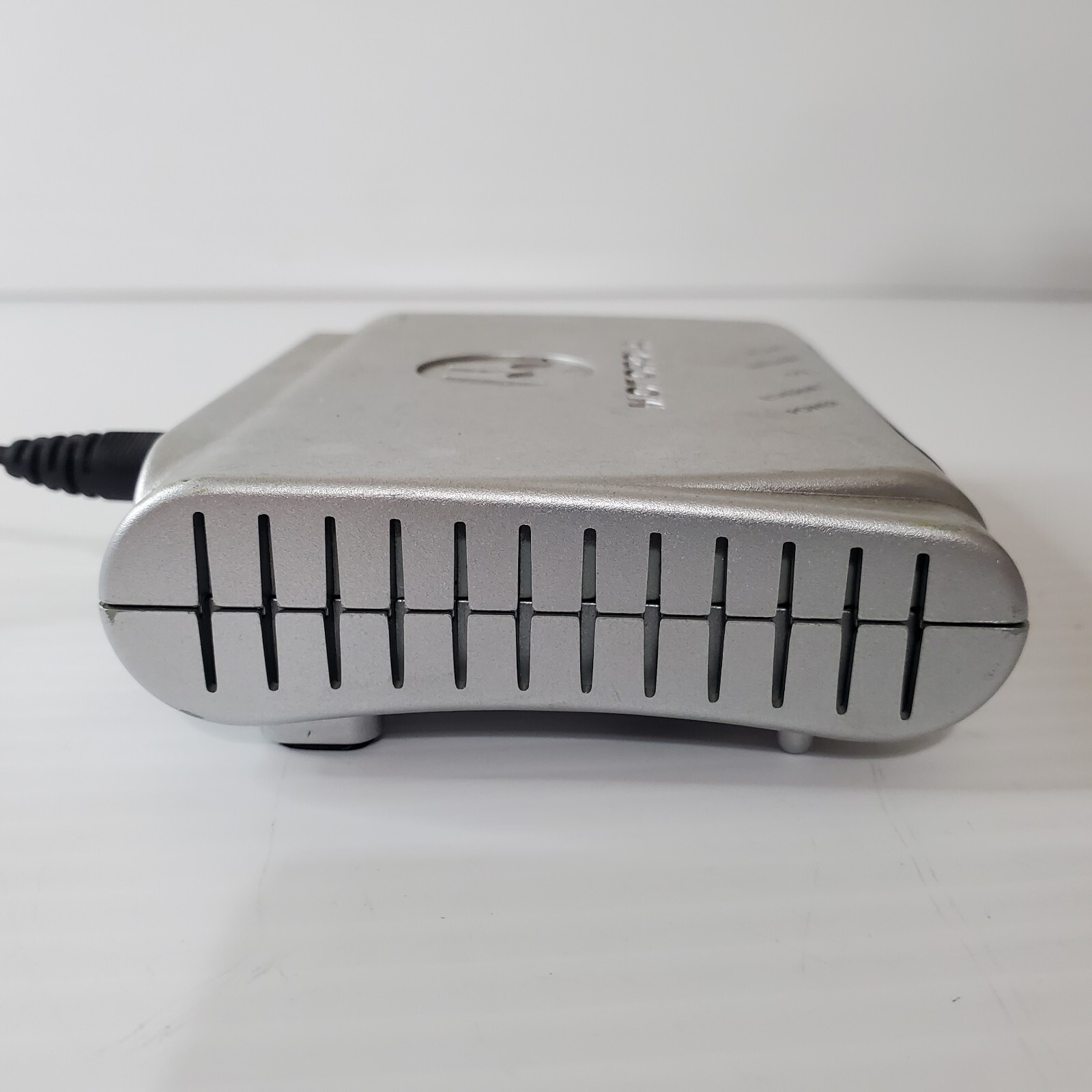Motorola 2210-02-1006 High Speed Internet Modem Silver Color With Power Cord