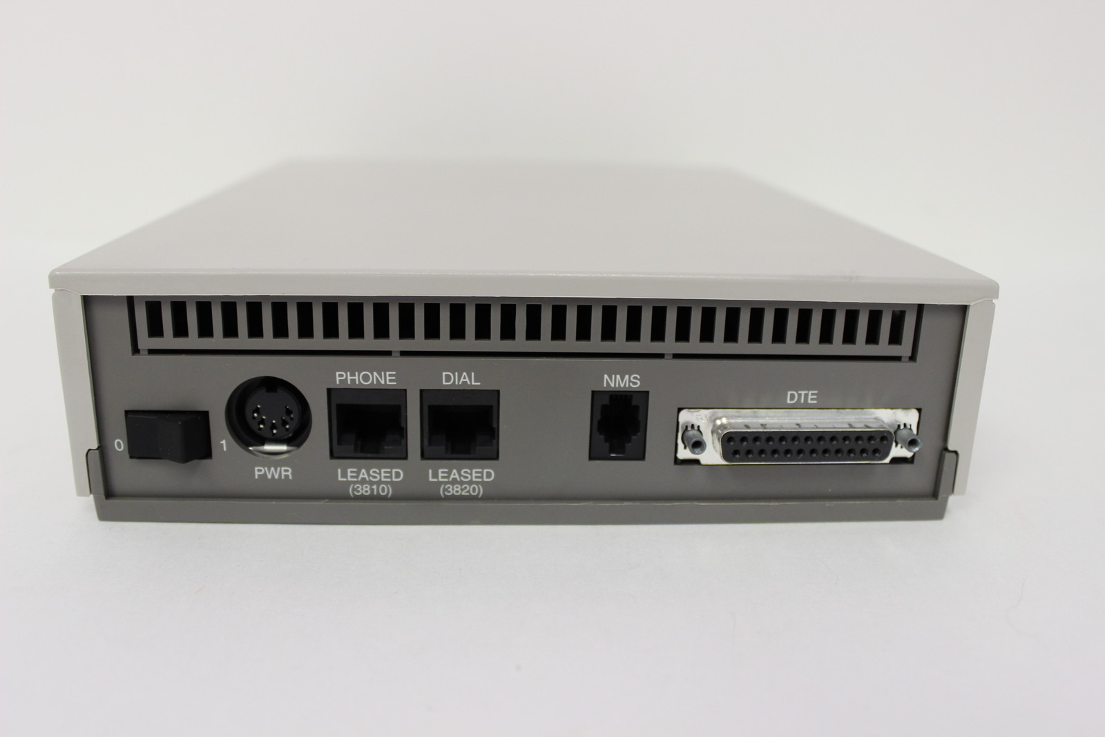 AT&T 3820-A1-001 PARADYNE COMSPHERE 3820 MODEM NO AC ADAPTER WITH WARRANTY