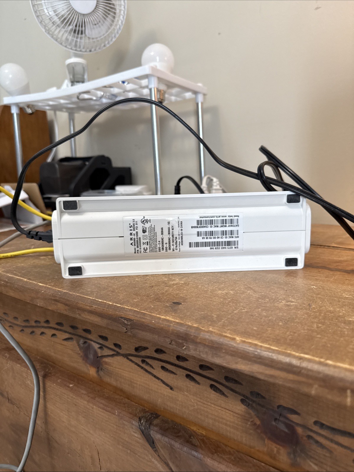 ARRIS SURFboard SBG6900AC DOCSIS 3.0 16×4 Cable Modem + AC1900 WiFi Router