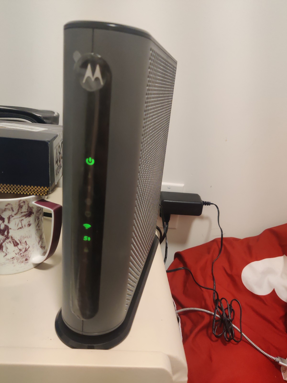 Motorola MG8702 DOCSIS 3.1 Cable Modem + Wi-Fi AC3200 Dual-Band Router