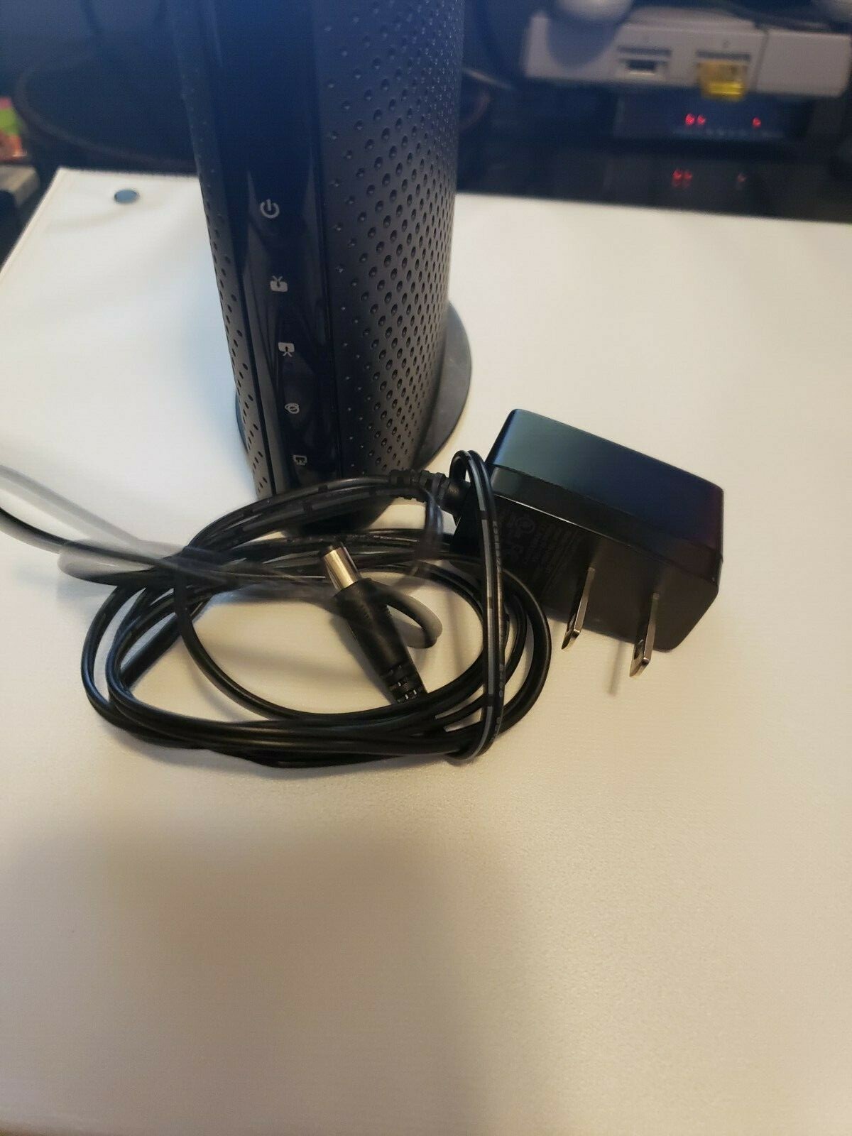 TP-LINK TC-7610 DOCSIS 3.0 Cable Modem, Black, Very good condition!