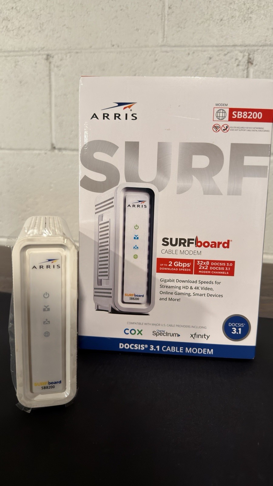 ARRIS SURFboard SB8200 DOCSIS 3.1 10 Gbps Cable Modem