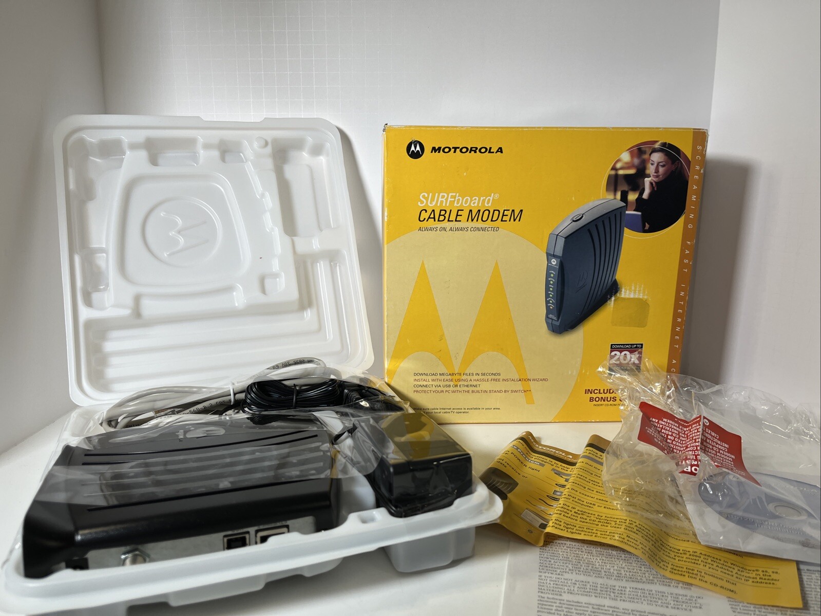 Motorola SB5120 SurfBoard Cable Modem All Cords In Box