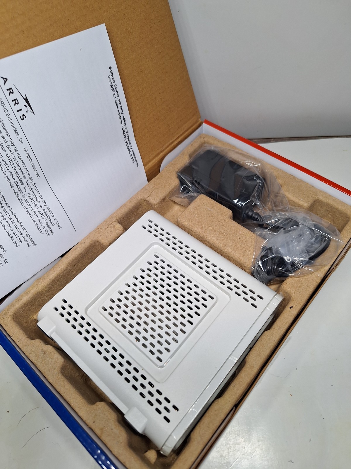 Motorola Arris SURFboard Modem 400 Series SB6141 343 Mbps DOCSIS 3.0 Ethernet