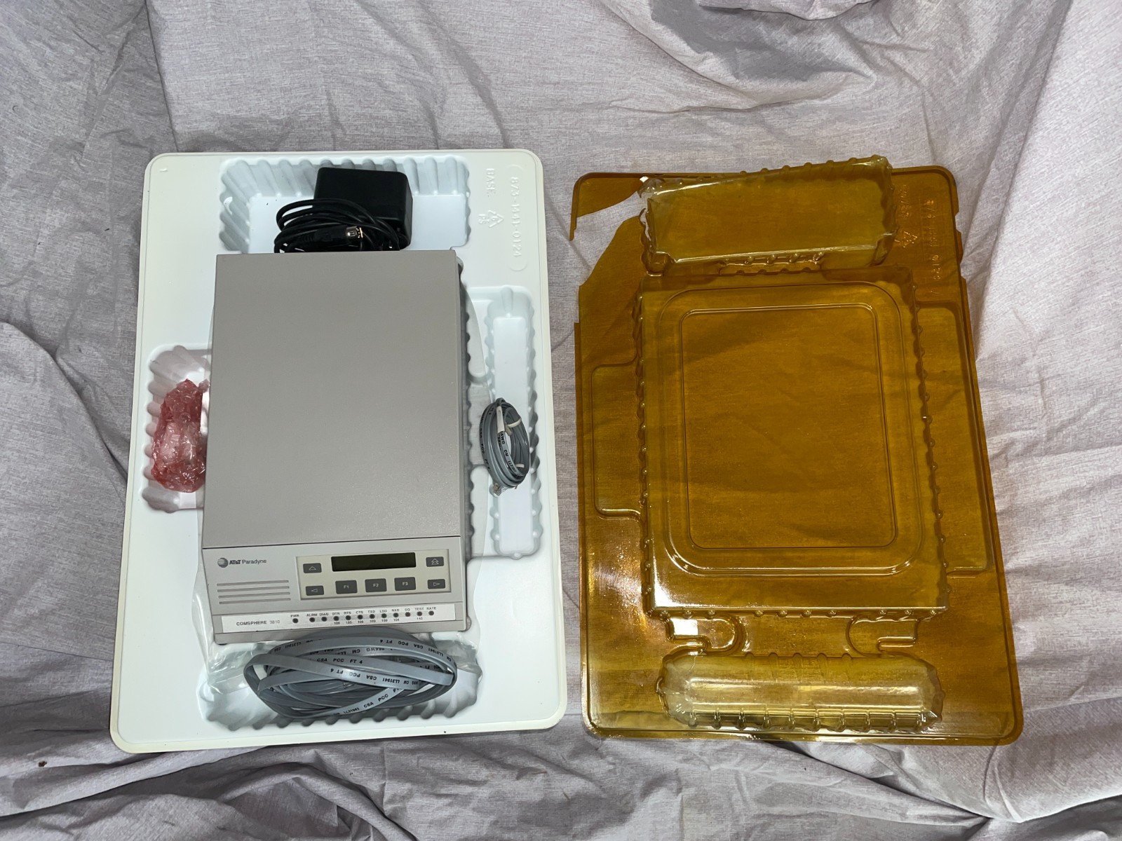 AT&T PARADYNE COMSHERE MODEM 3810