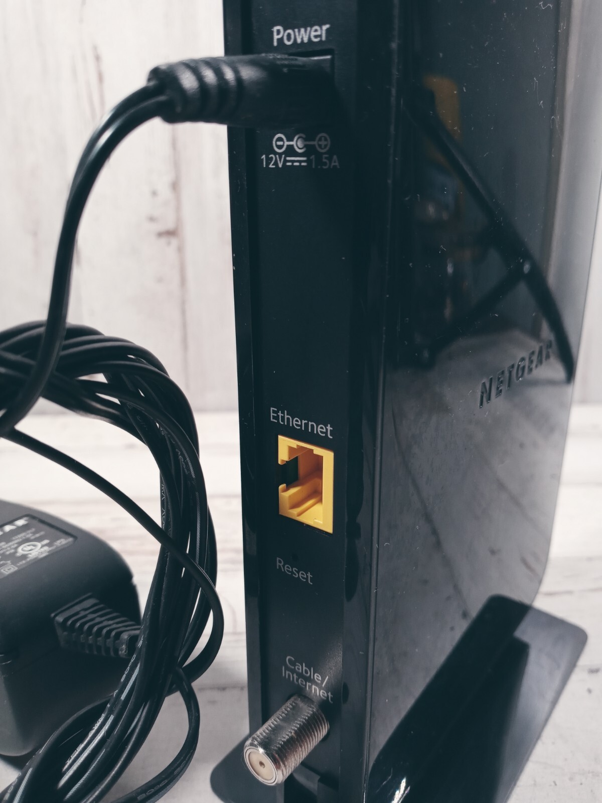 Netgear CM500V DOCSIS 3.0 680Mbps High Speed Cable Modem 16DS 4 US