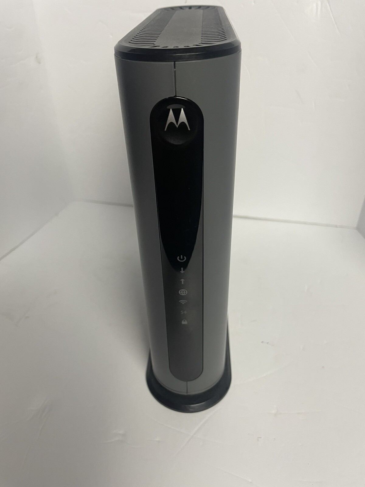Motorola MG7550 16×4 DOCSIS 3.0 Cable Modem Plus AC1900 WiFi Router No Cables