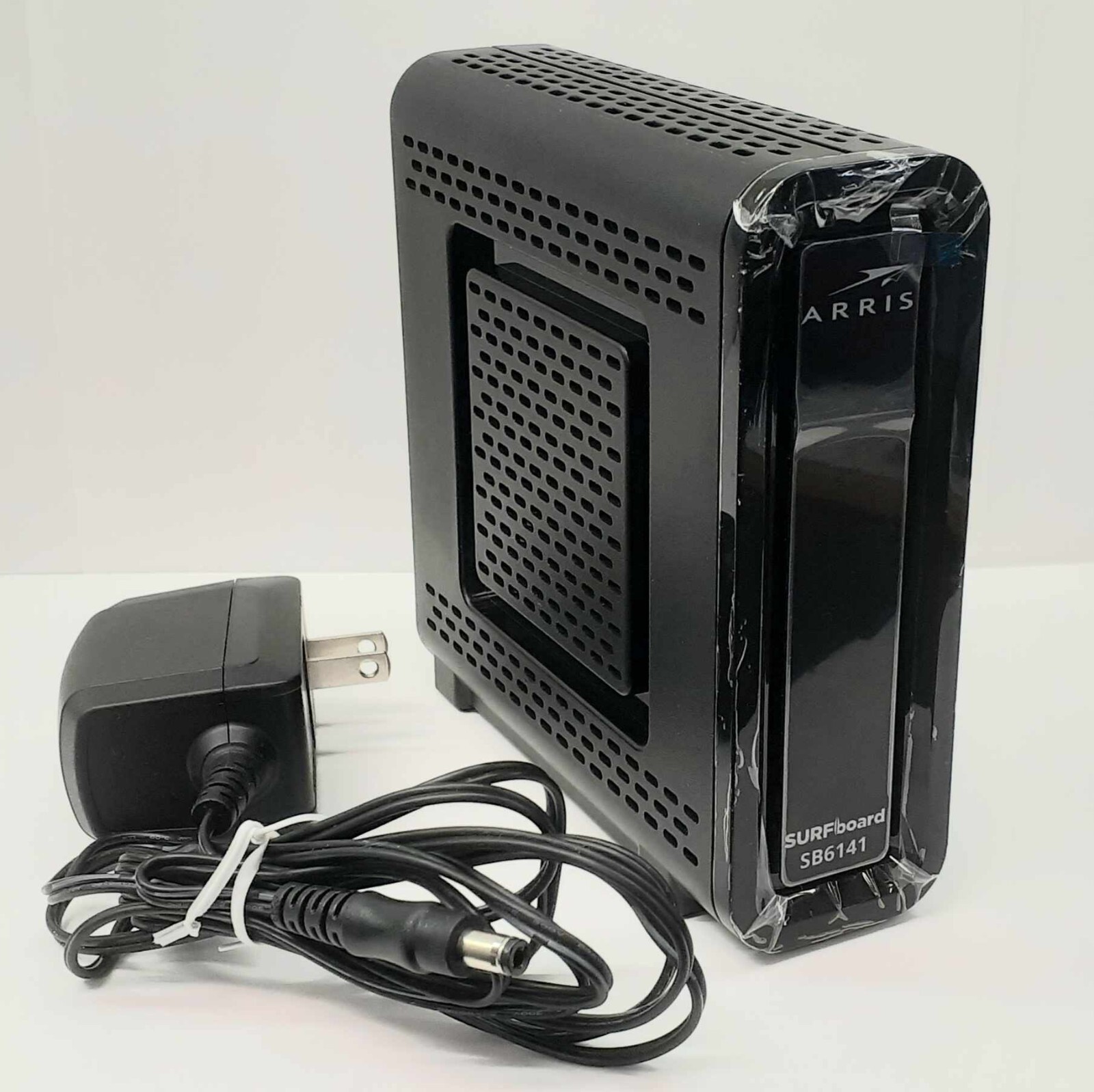 Motorola ARRIS SURFboard SB6141 DOCSIS 3.0 Cable Modem w/ AC Adapter + LAN Cable