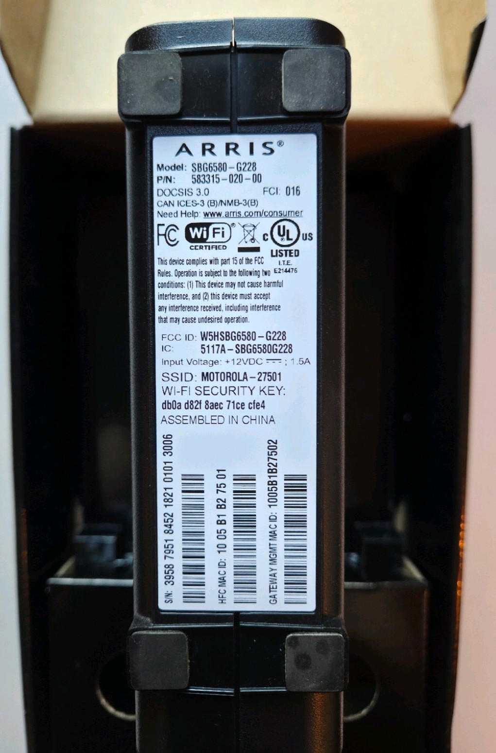 NEW Motorola ARRIS SURFboard SBG6580 DOCSIS 3 Cable Modem and Wi-Fi Router N300