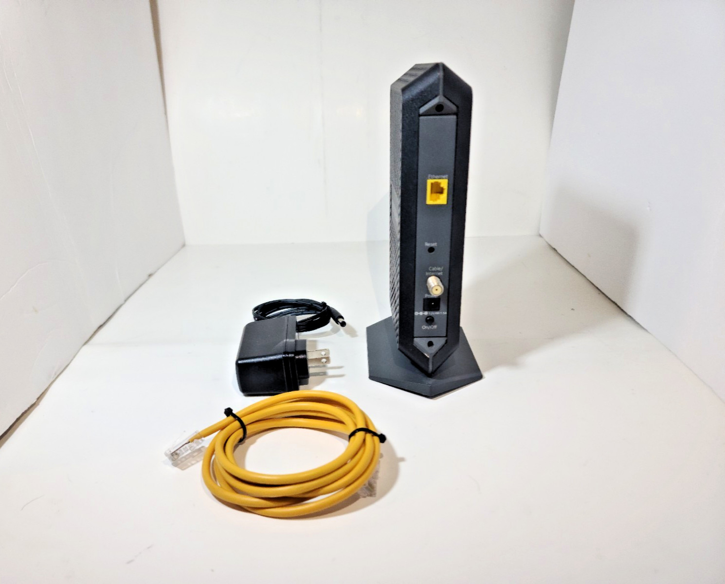 Netgear CM600 DOCSIS 3.0 Cable Modem – Tested, Complete