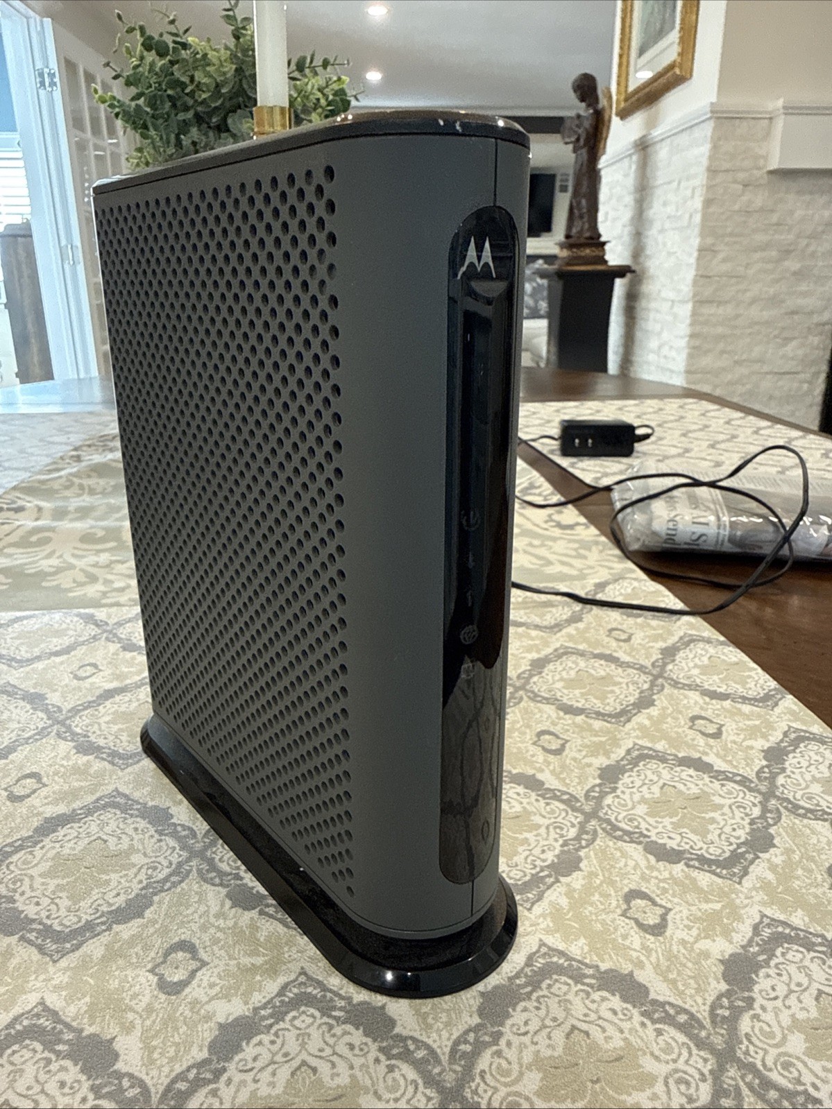 Motorola MB8600 DOCSIS 3.1 Gig-Speed Cable Modem Comcast, Xfinity, Cox