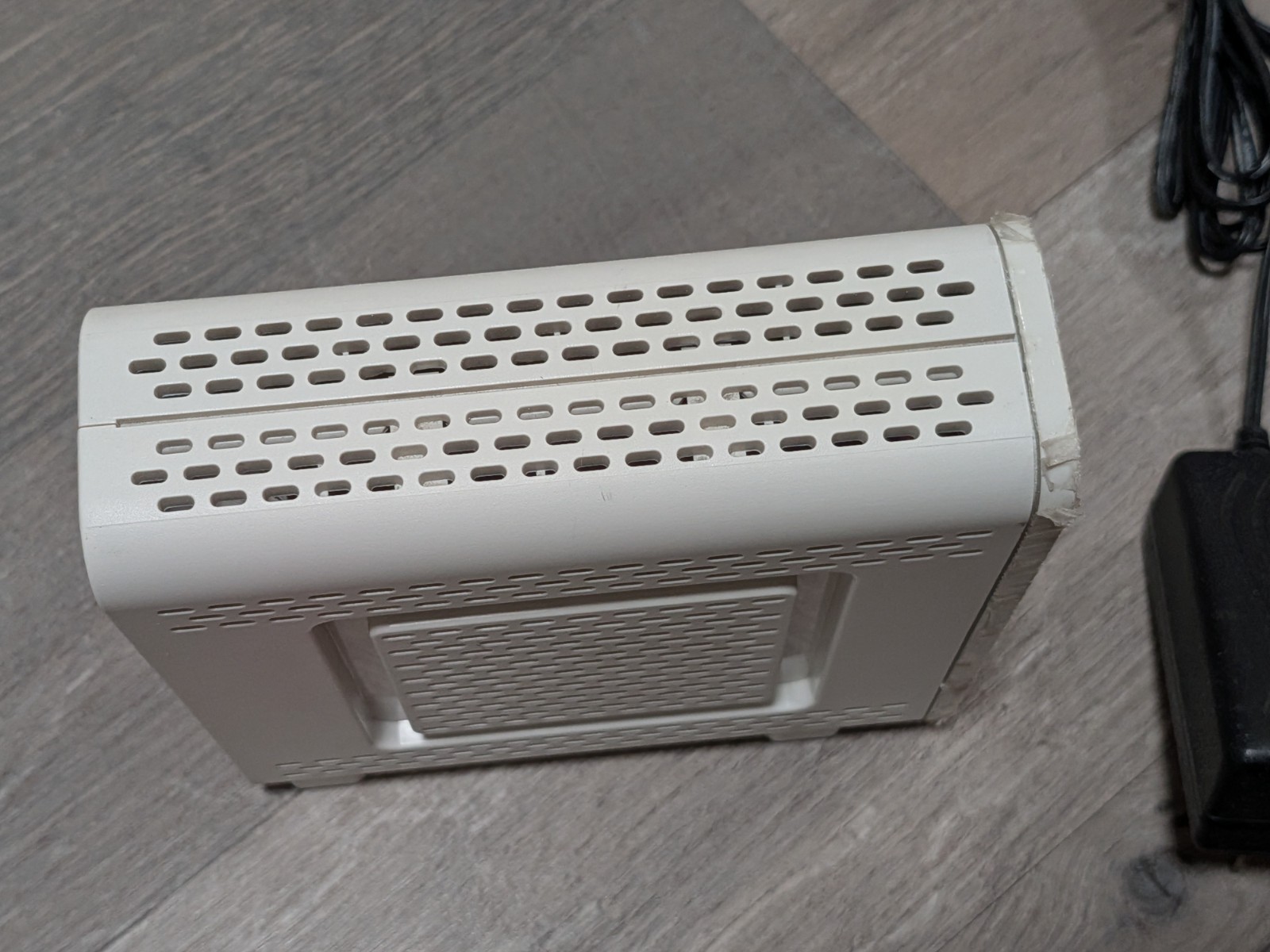 Motorola SURFboard SB6141 DOCSIS 3.0 Cable Modem 343 Mbps IPv6 White