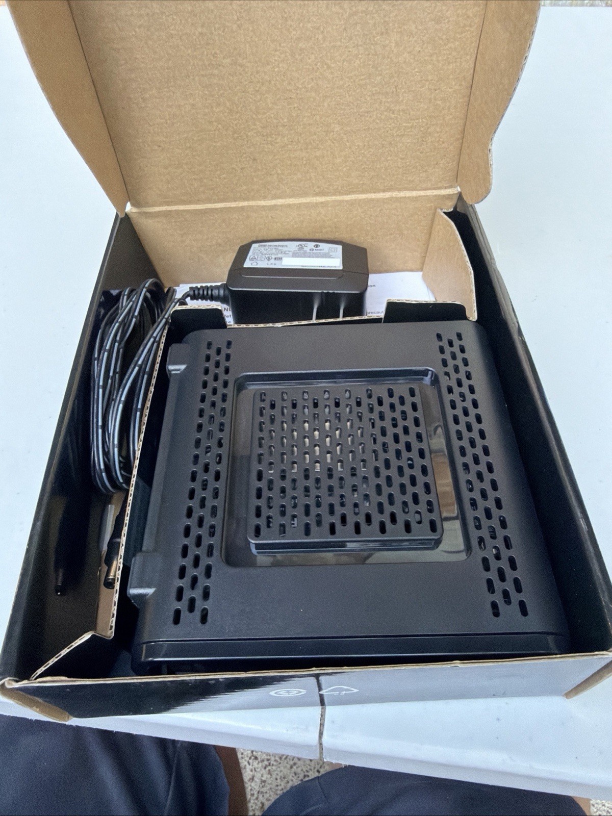 ARRIS Surfboard DOCSIS 3.0 Cable Modem