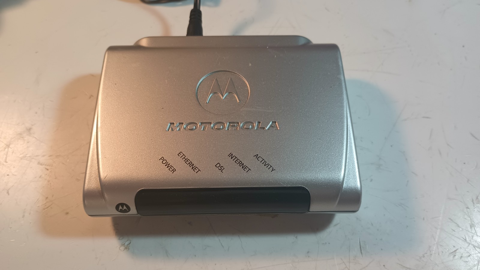 Motorola E141744 Class B Home/Office Router Silver With 12vac Power Supply A+