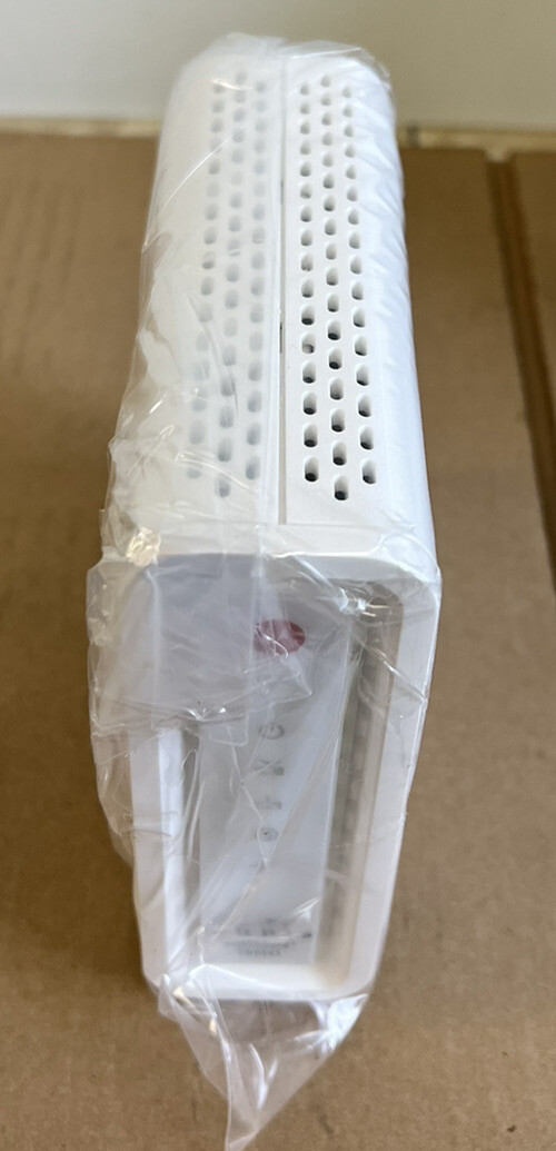 NEW (Open Box) ARRIS SURFboard DOCSIS 3.0 Cable Modem SB6141 12 Channel 343 MBPS