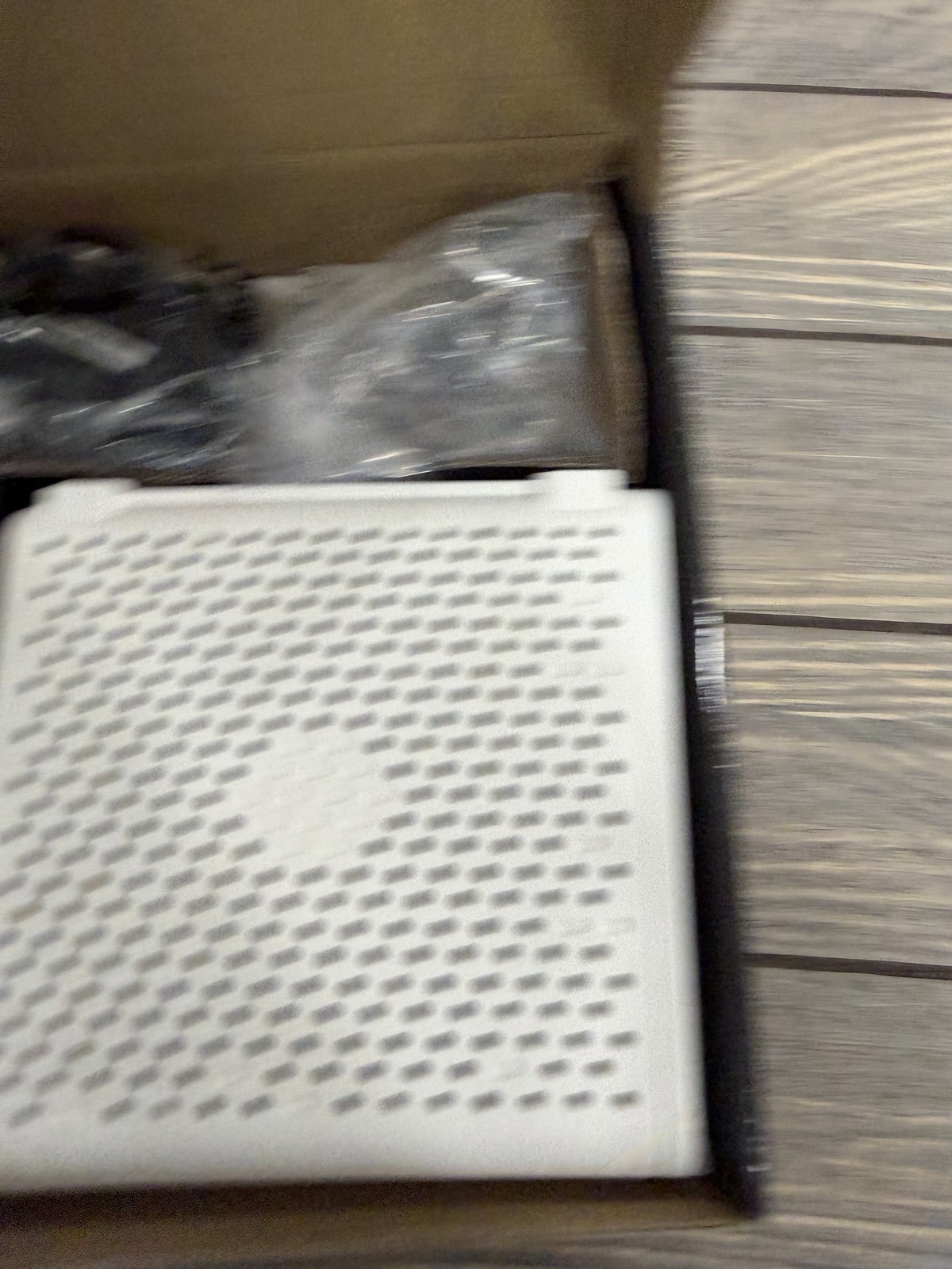 ARRIS SURFboard SB6190 DOCSIS 3.0 Cable Modem 1.4 Gbps Gigabit Ethernet White