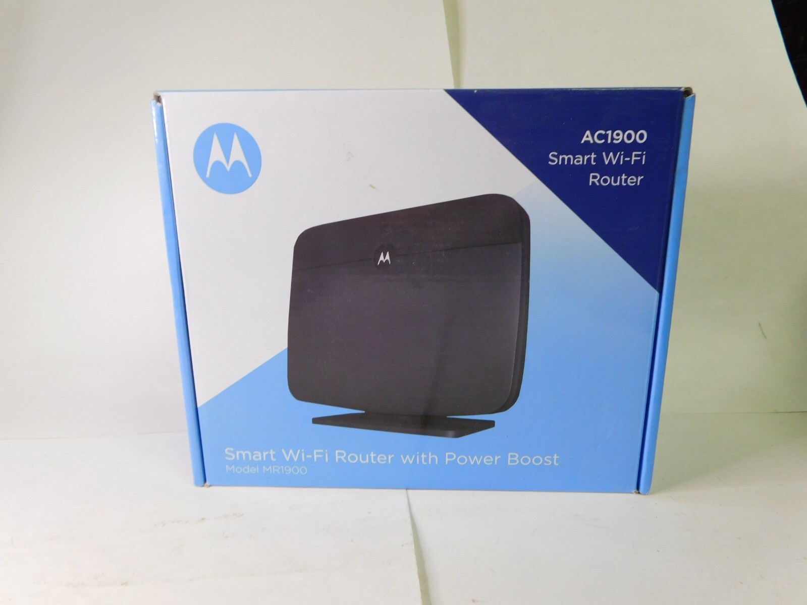 Motorola MR1900 Wireless Gigabit Home AC1900 Smart Wi-Fi Router