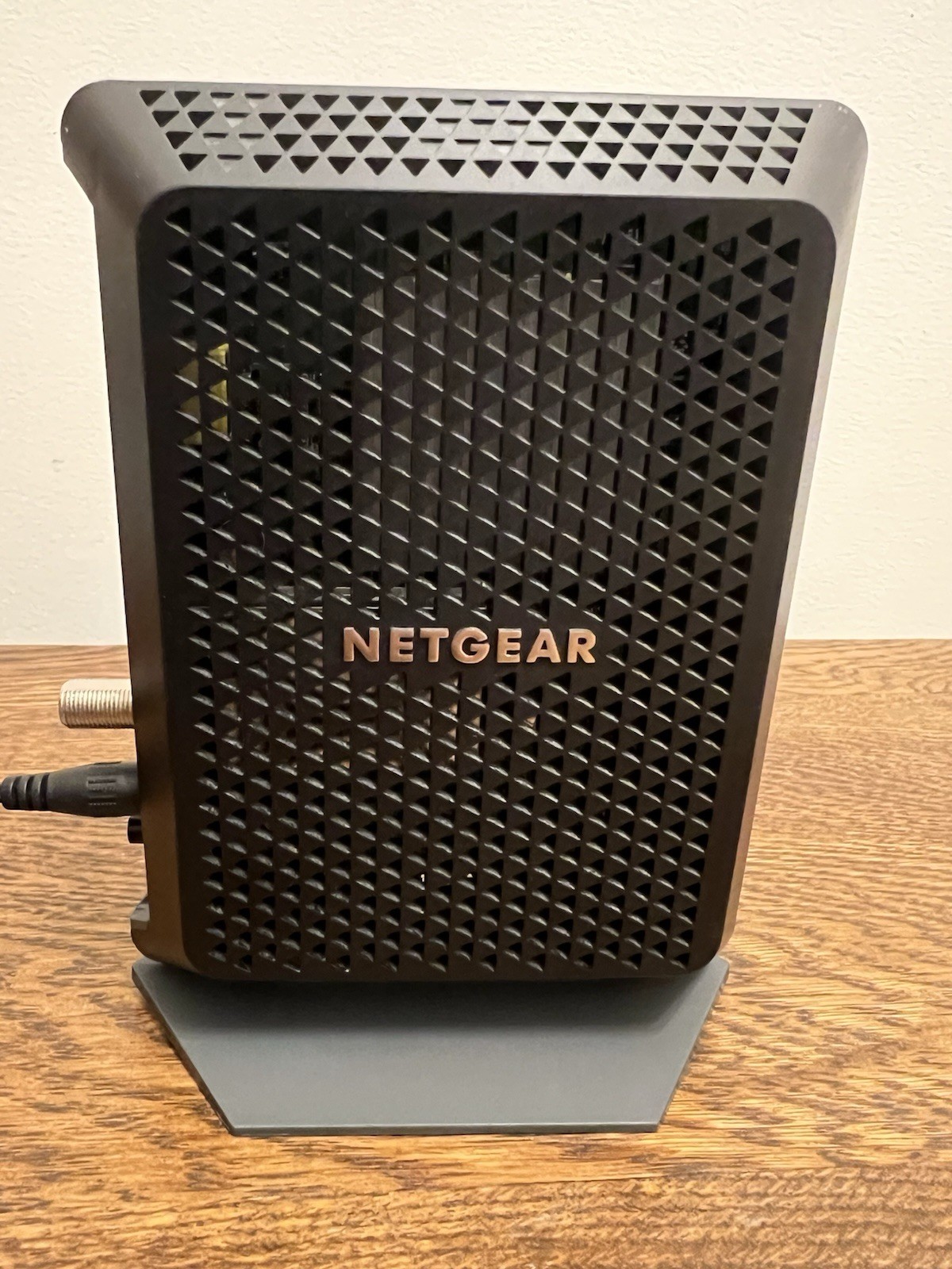 NETGEAR CM700 DOCSIS 3.0 Cable Modem Good Working Condition