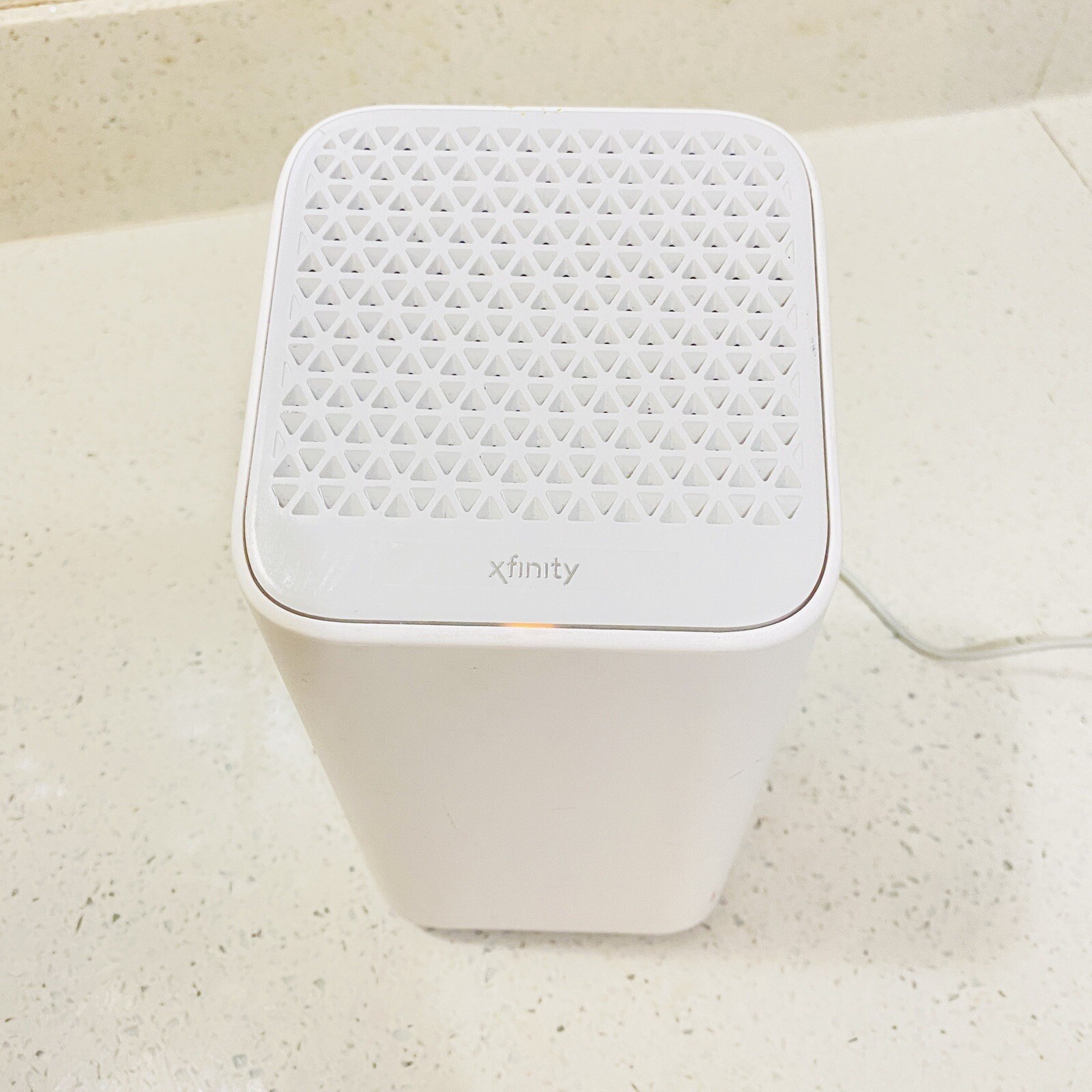 Comcast XFinity XB7-CM GIGABIT 4-Port Modem Router Powers On Untested Read..