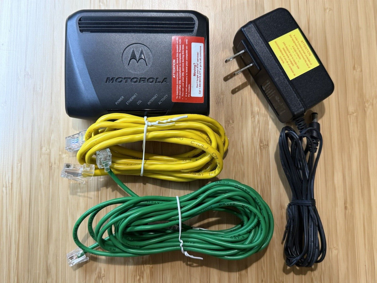 Motorola 3360 (581211-003-00) 24 Mbps DSL High Speed Modem and cables
