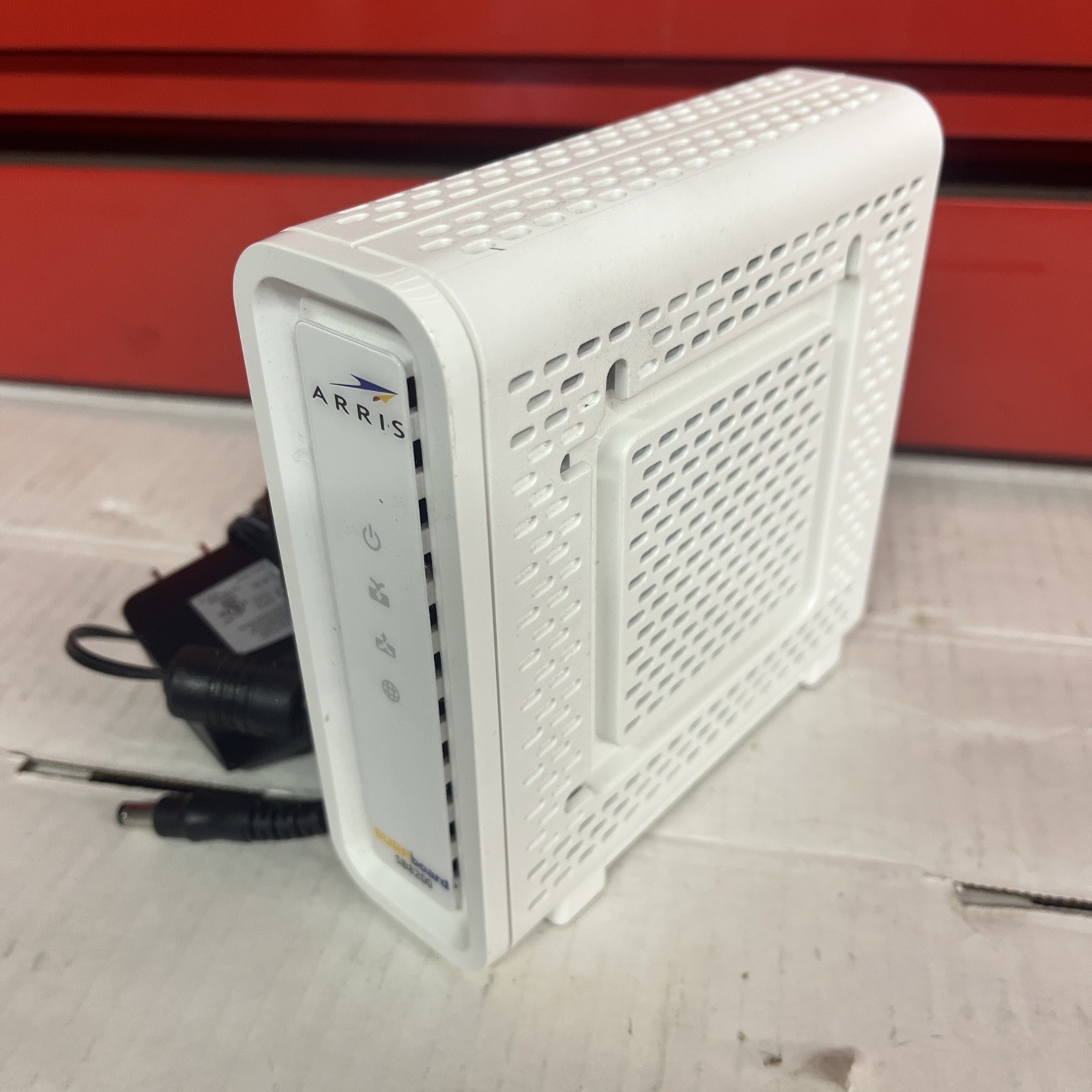 Arris Surfboard SB8200 Cable Modem DOCSIS 3.1 w/ Power AC Adapter