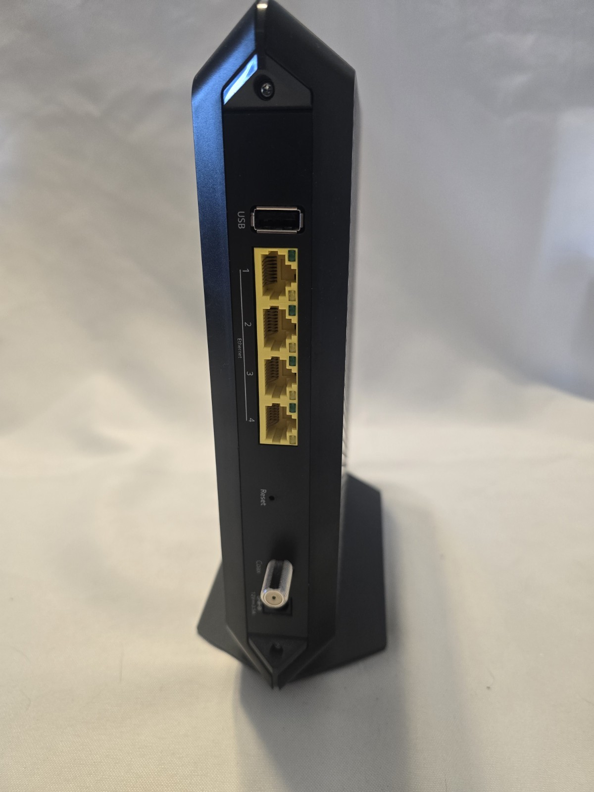 NETGEAR Nighthawk AC1900 C7000v2 WiFi Cable Modem Router DOCSIS 3.0 with Adapter