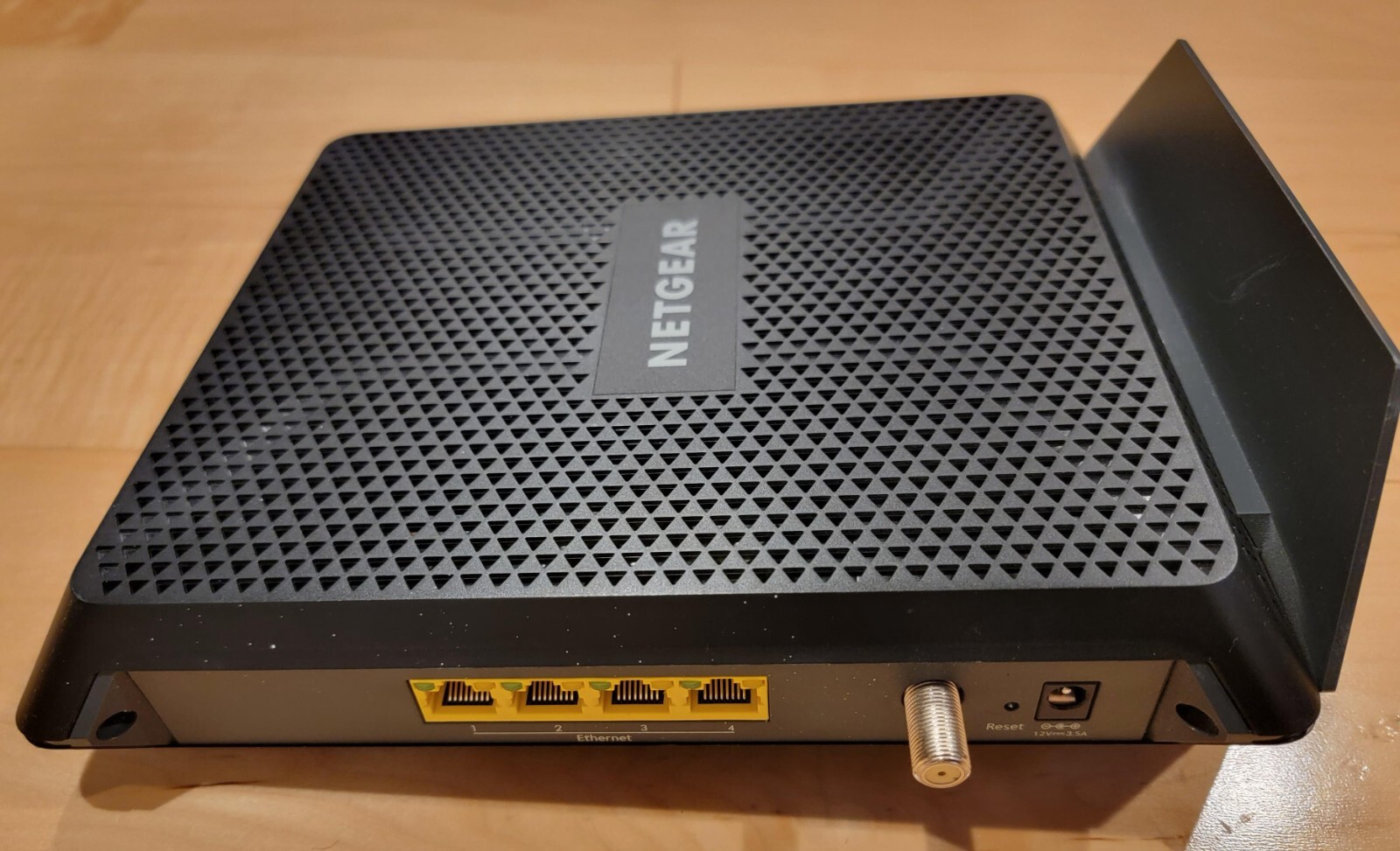 Xfinity Arris TG1682G Dual Band Wireless 802.11ac Cable Modem Router DOCSIS 3.0