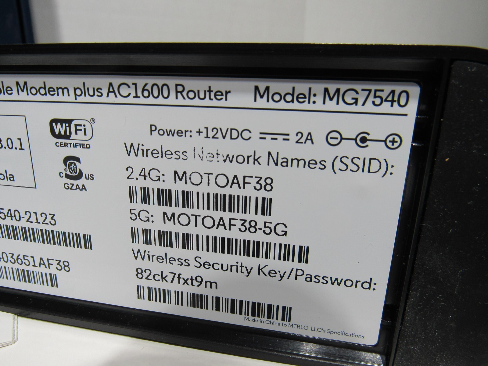 Motorola MG7540 (16×4) Cable Modem + AC1600 Dual Band Wi-Fi Router Combo