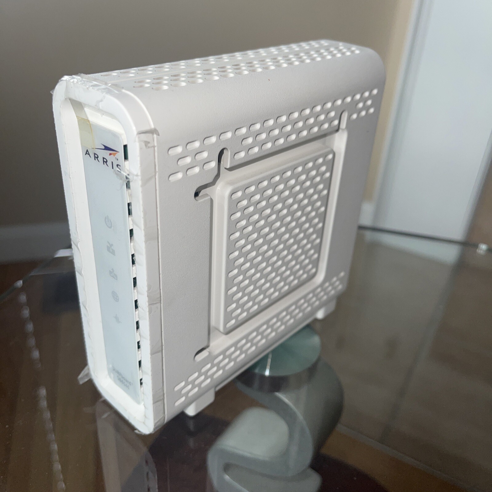 Arris SURFboard Modem SB6141 with bonus belkin router and hardware included!