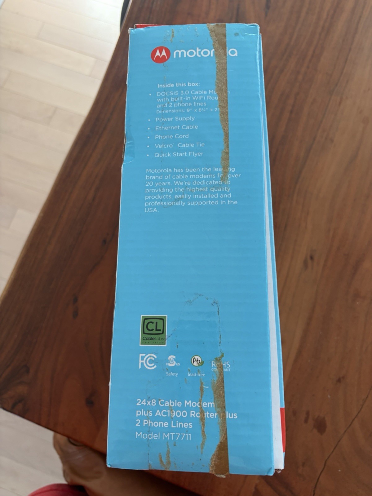 Motorola MT7711 24X8 Cable Modem and AC1900 Dual Band Wi-Fi Gigabit Router