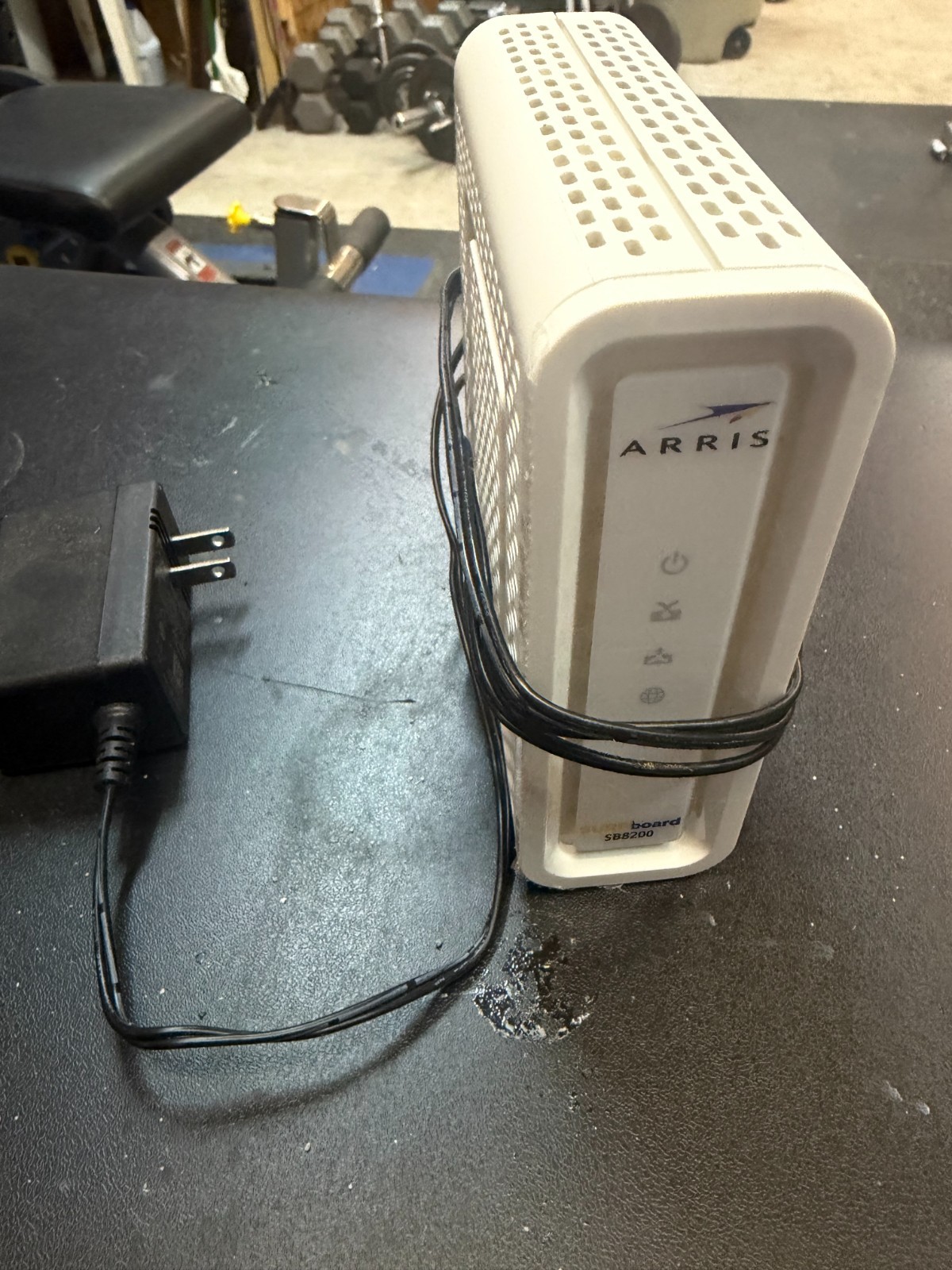ARRIS SB8200 10 Gbps 2 Port Cable Modem