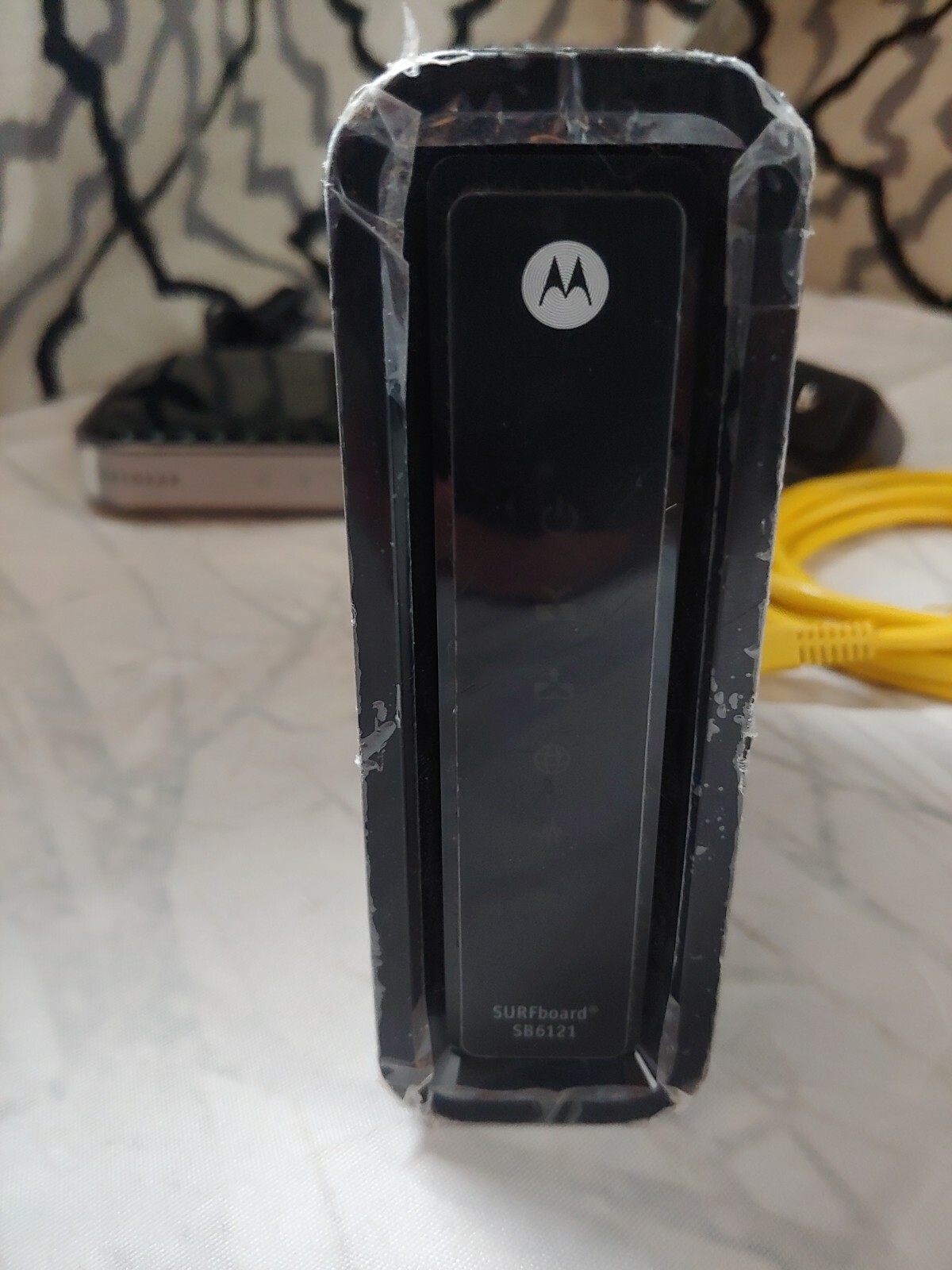 Motorola SURFboard SB6121 (575319-019-00) 172 Mbps Cable Modem