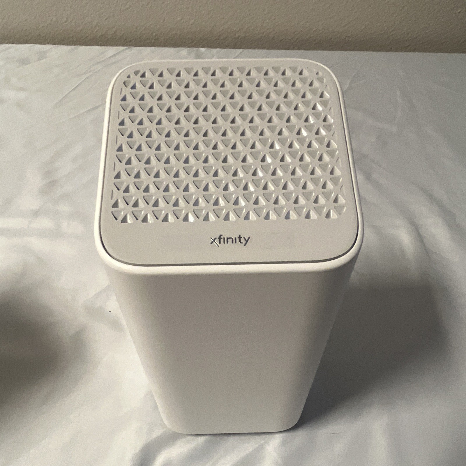 XFINITY Storm-Ready WiFi DOCSIS 3.1 Cable Modem/Router 2.5Gbps Battery