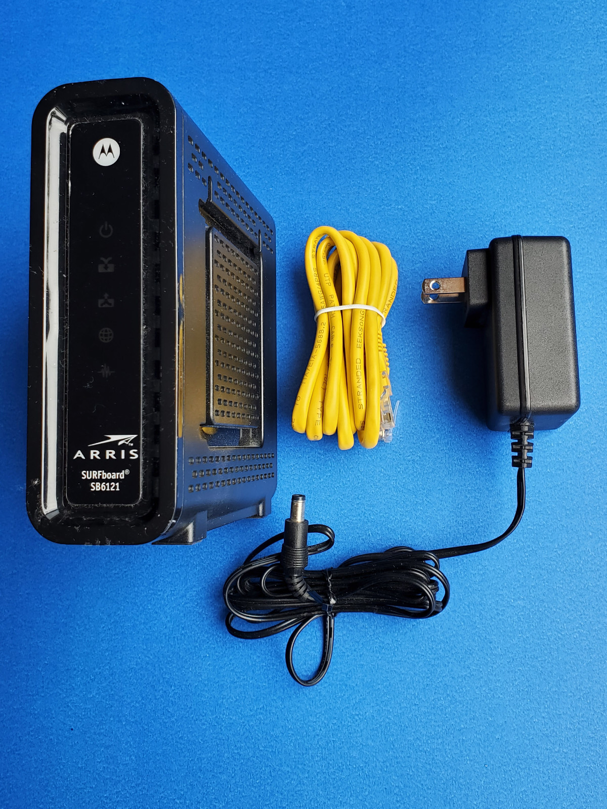 Arris SURFboard SB6121 – Cable Modem – Used with/ Power Adapter & Ethernet cable