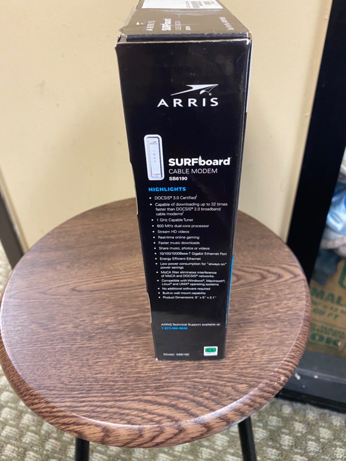 ELECTRONICS: NEW ARRIS SURFBOARD CABLE MODEM. MODEL 5B6190