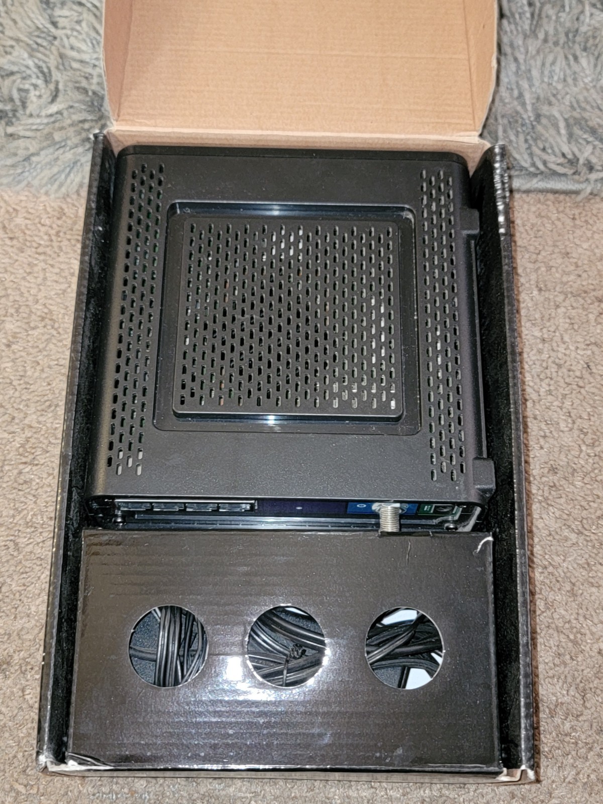 Motorola SBG6580 Surfboard eXtreme DOCSIS 3.0 Wireless Cable Modem Gateway(Used)