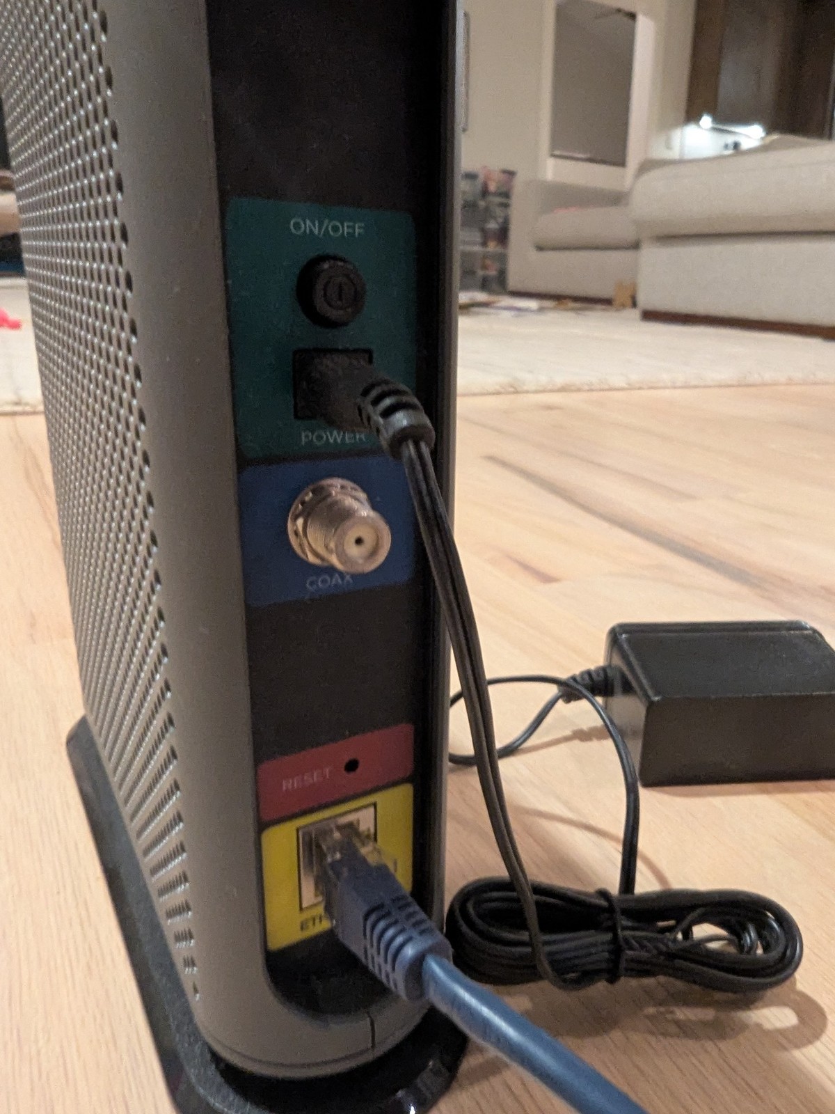 Motorola MB7621 Cable Modem DOCSIS 3.0 24×8 Up to 900 Mbps Comcast Spectrum
