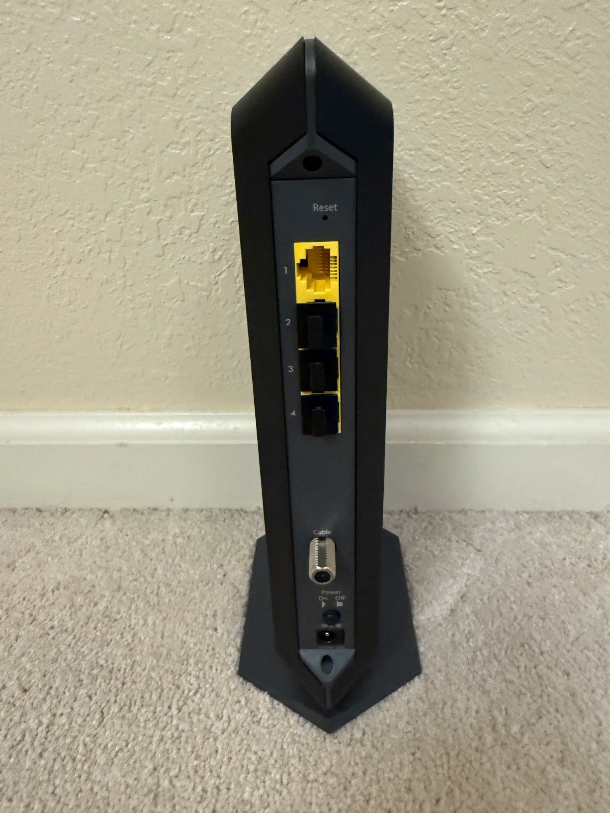 NETGEAR Nighthawk CM1200 DOCSIS 3.1 Cable Modem – Excellent Condition