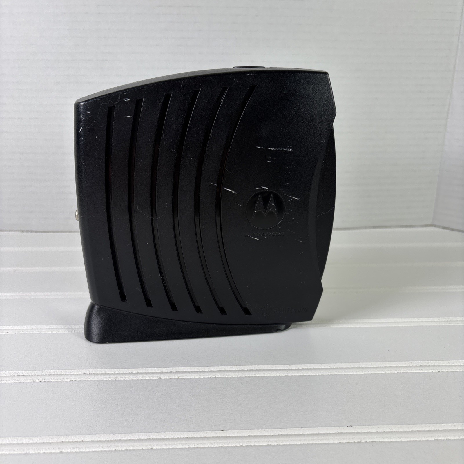 Motorola Surfboard SB5100 Docsis 2.0 Wired Cable Modem (Not Wireless)