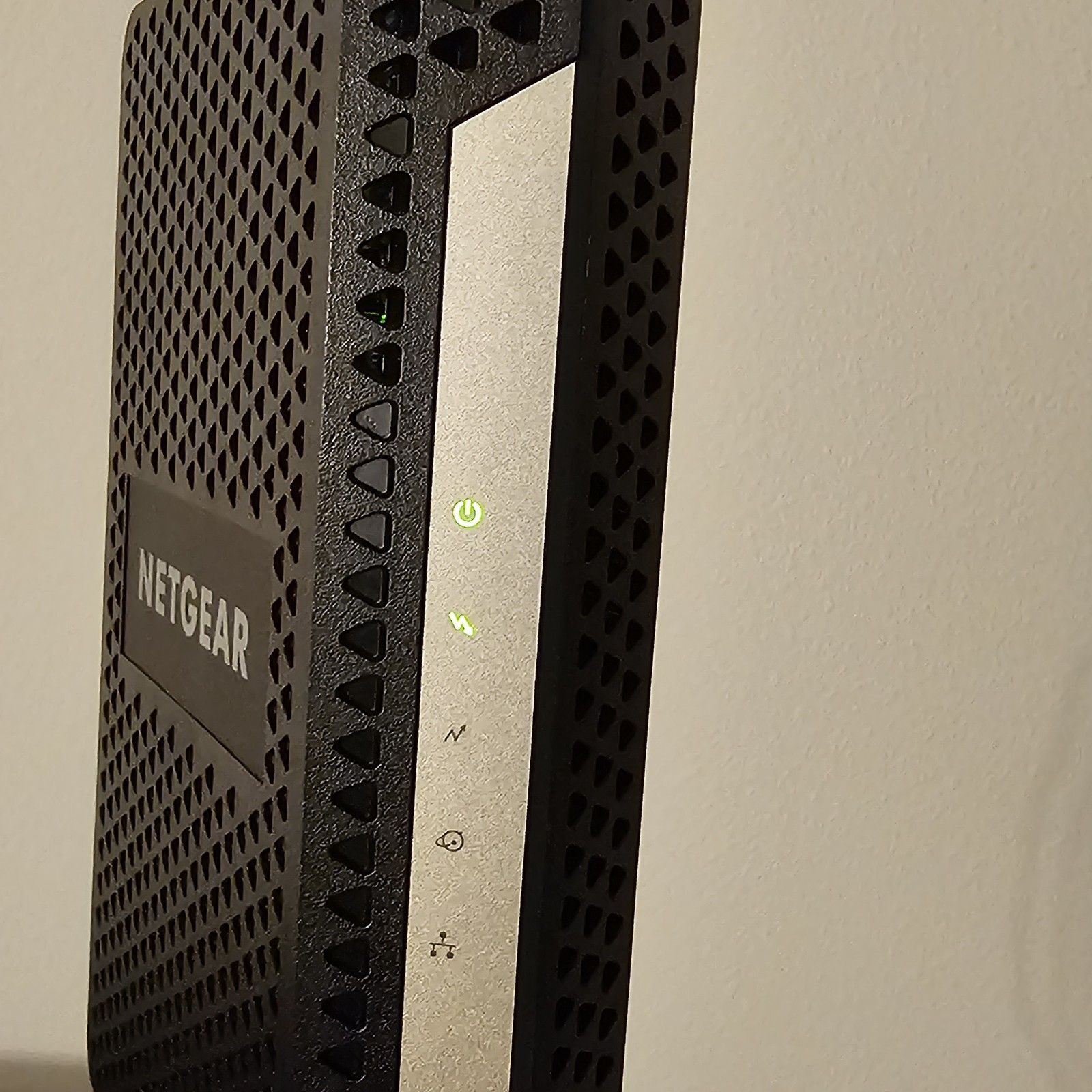 Netgear CM1000v2 Cable Modem With 100-120V AC-DC Power Adapter Used
